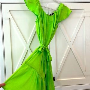 DKNY size 4 GREEN A-line dress with removable sash zip back washable lined.